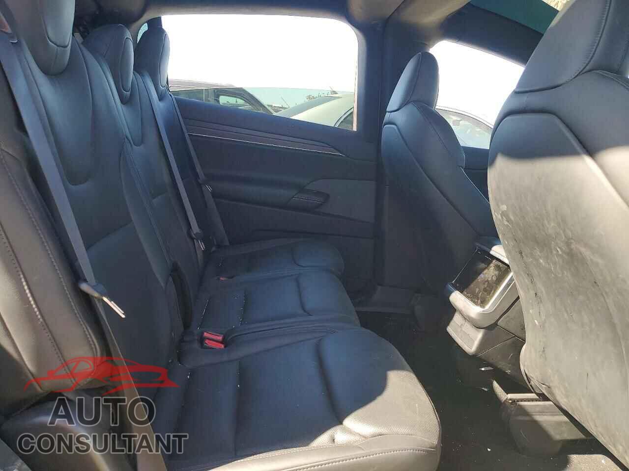 TESLA MODEL X 2023 - 7SAXCDE57PF425618