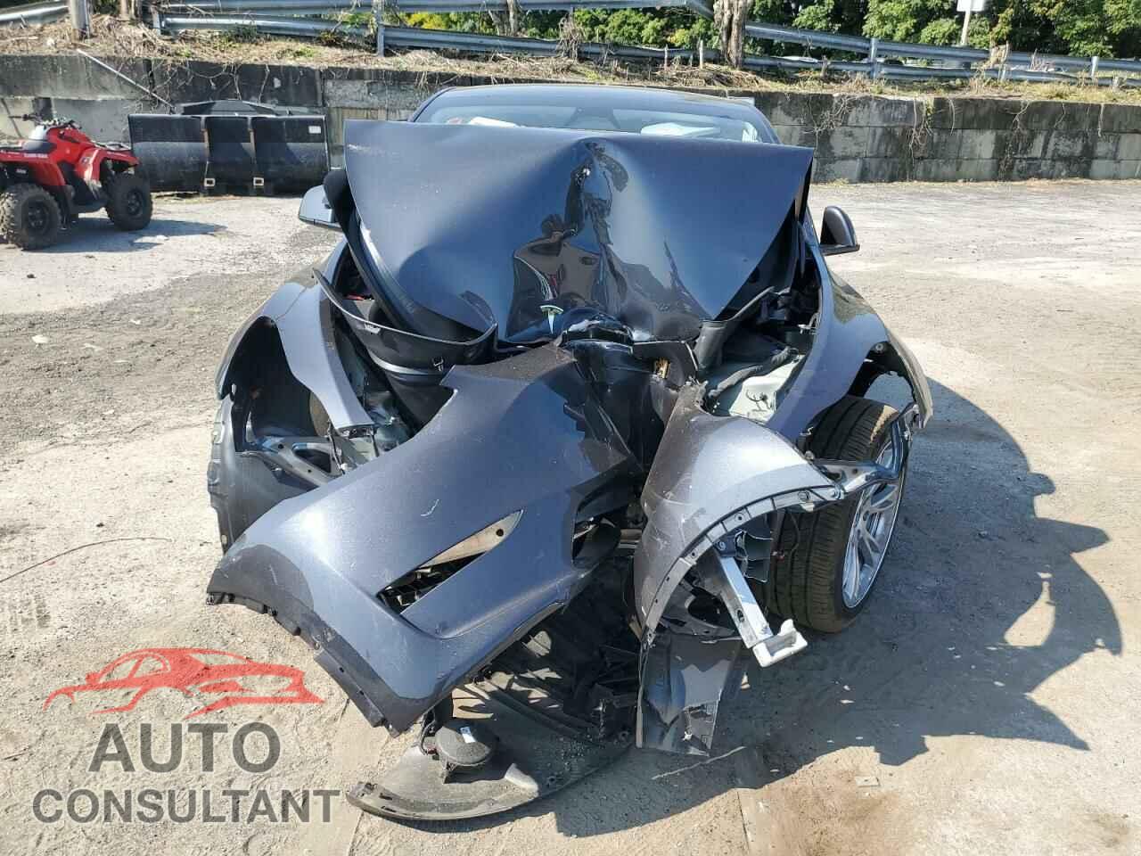TESLA MODEL Y 2024 - 7SAYGDEE0RA248628