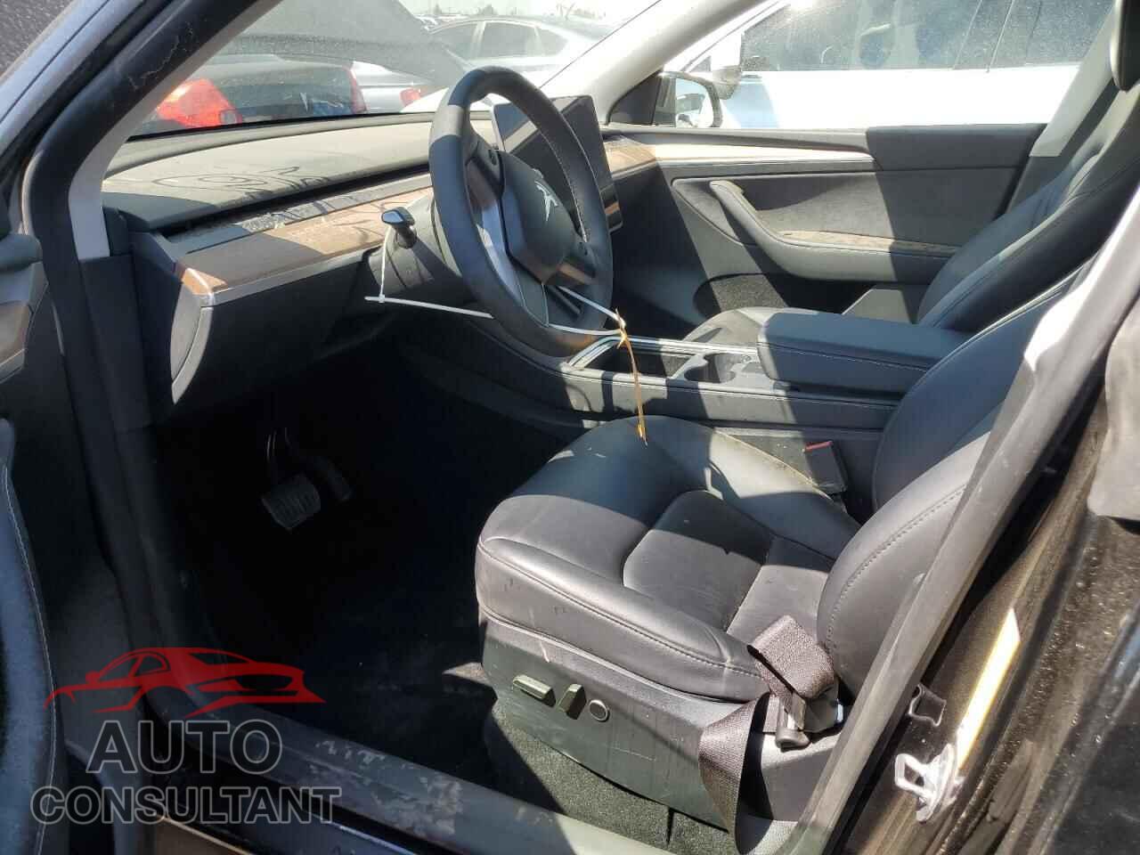 TESLA MODEL Y 2024 - 7SAYGDEE4RF071567