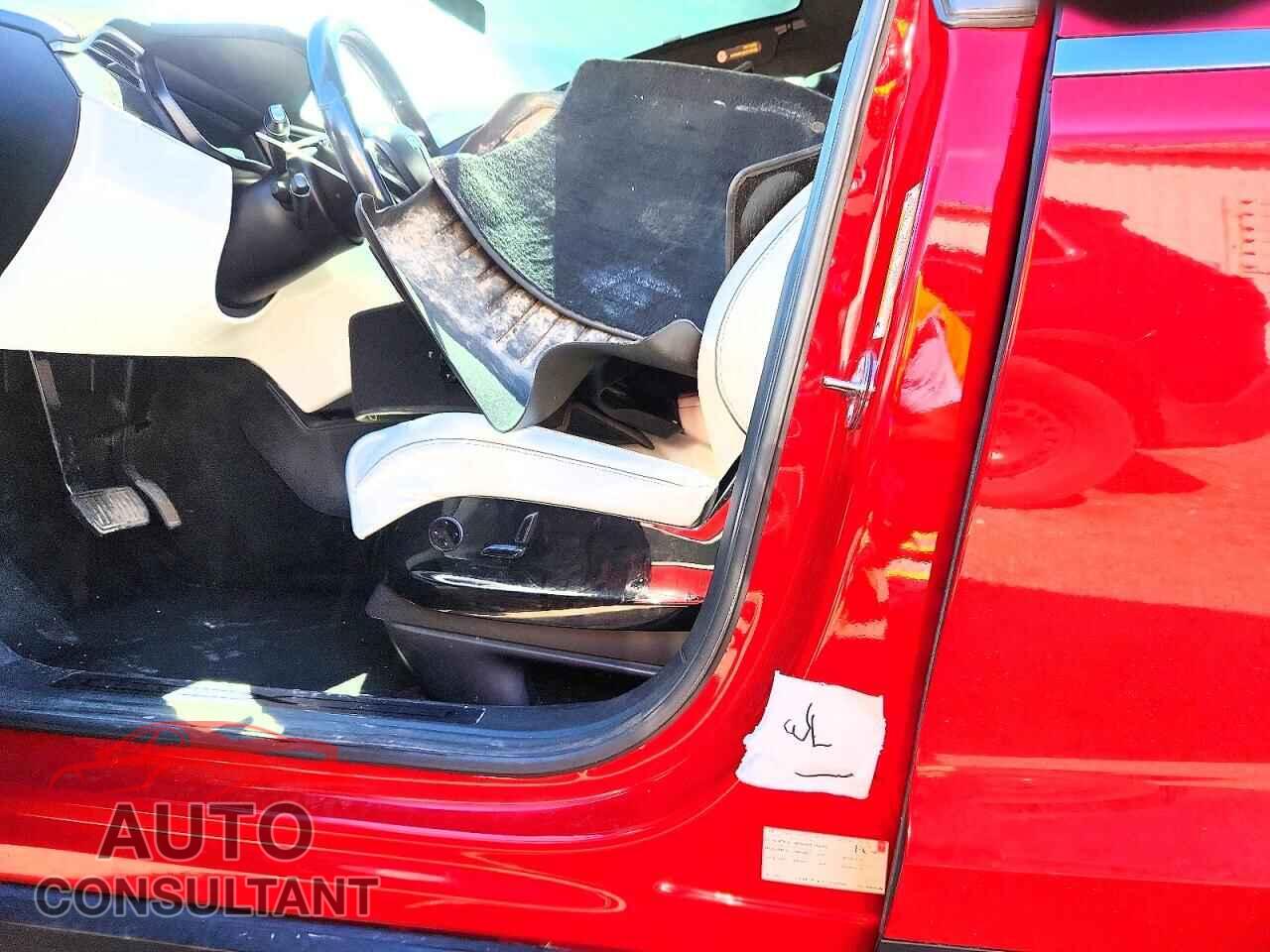 TESLA MODEL X 2016 - 5YJXCBE27GF028904
