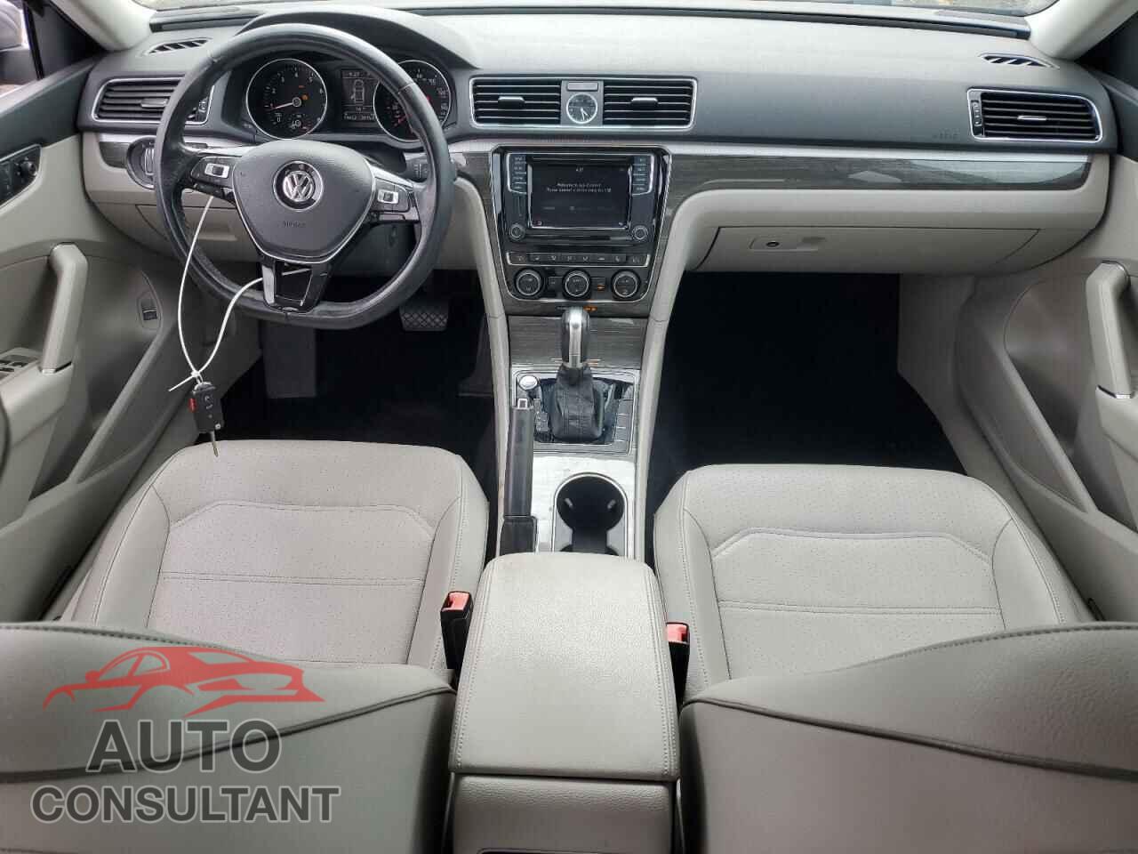 VOLKSWAGEN PASSAT 2017 - 1VWBT7A33HC054739