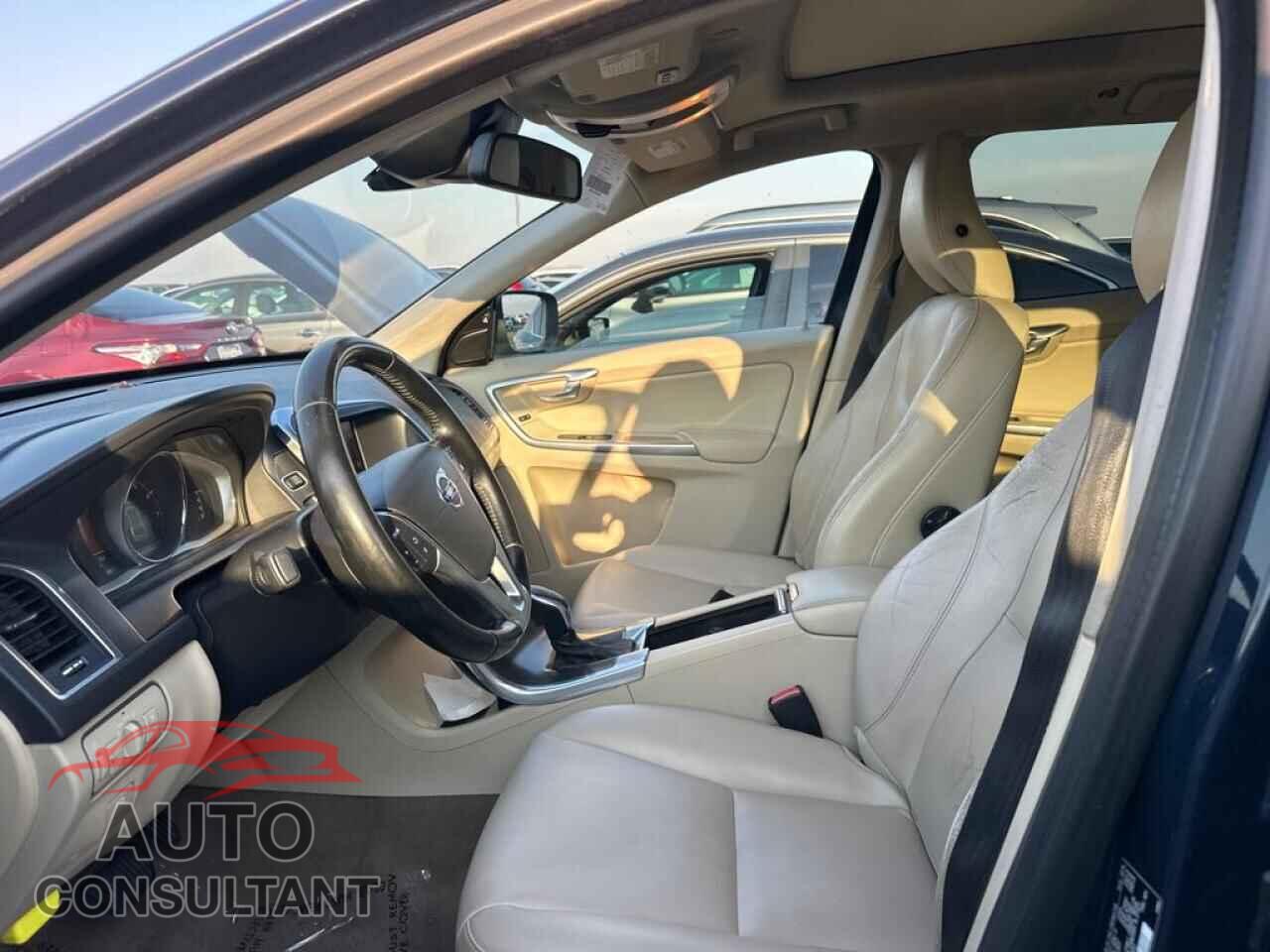 VOLVO XC60 2015 - YV426MDC2F2593082