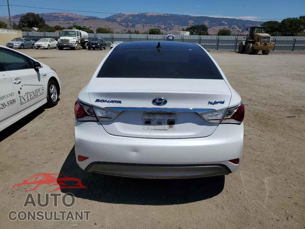 HYUNDAI SONATA 2011 - KMHEC4A4XBA007763