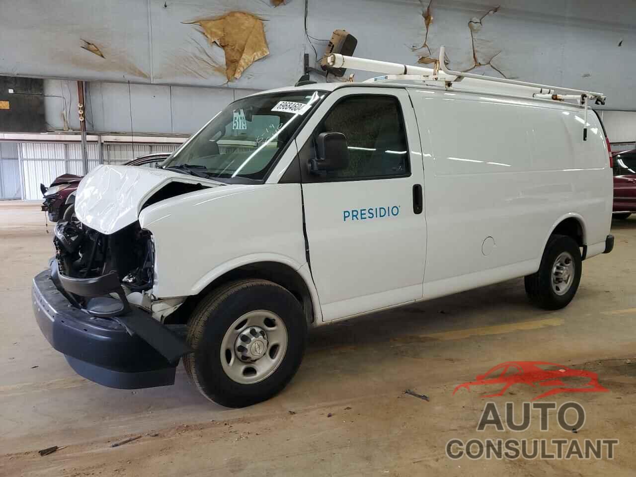 CHEVROLET EXPRESS 2018 - 1GCWGAFGXJ1196282