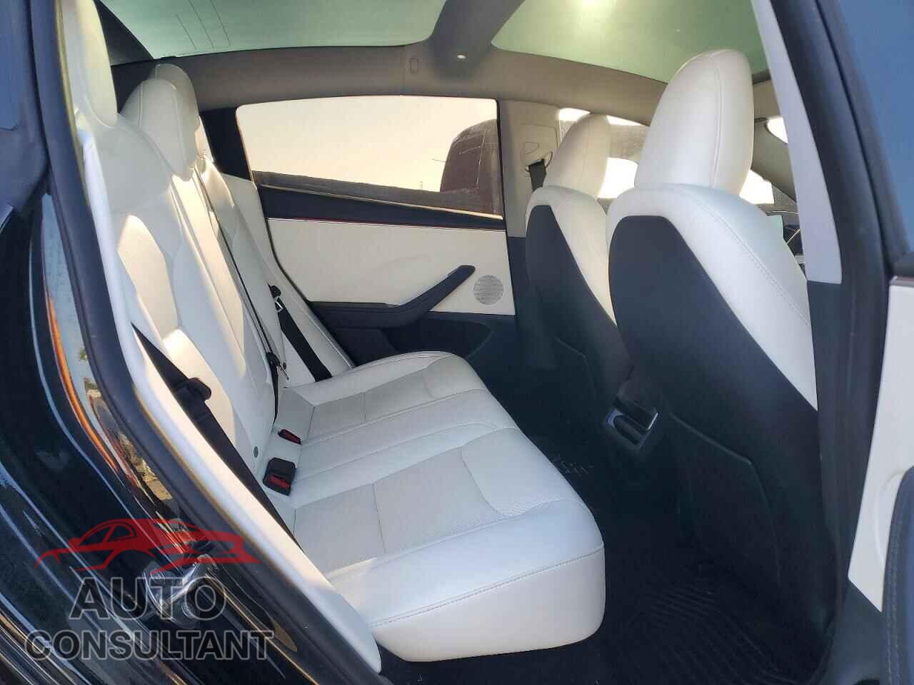 TESLA MODEL 3 2024 - 5YJ3E1EA9RF847555