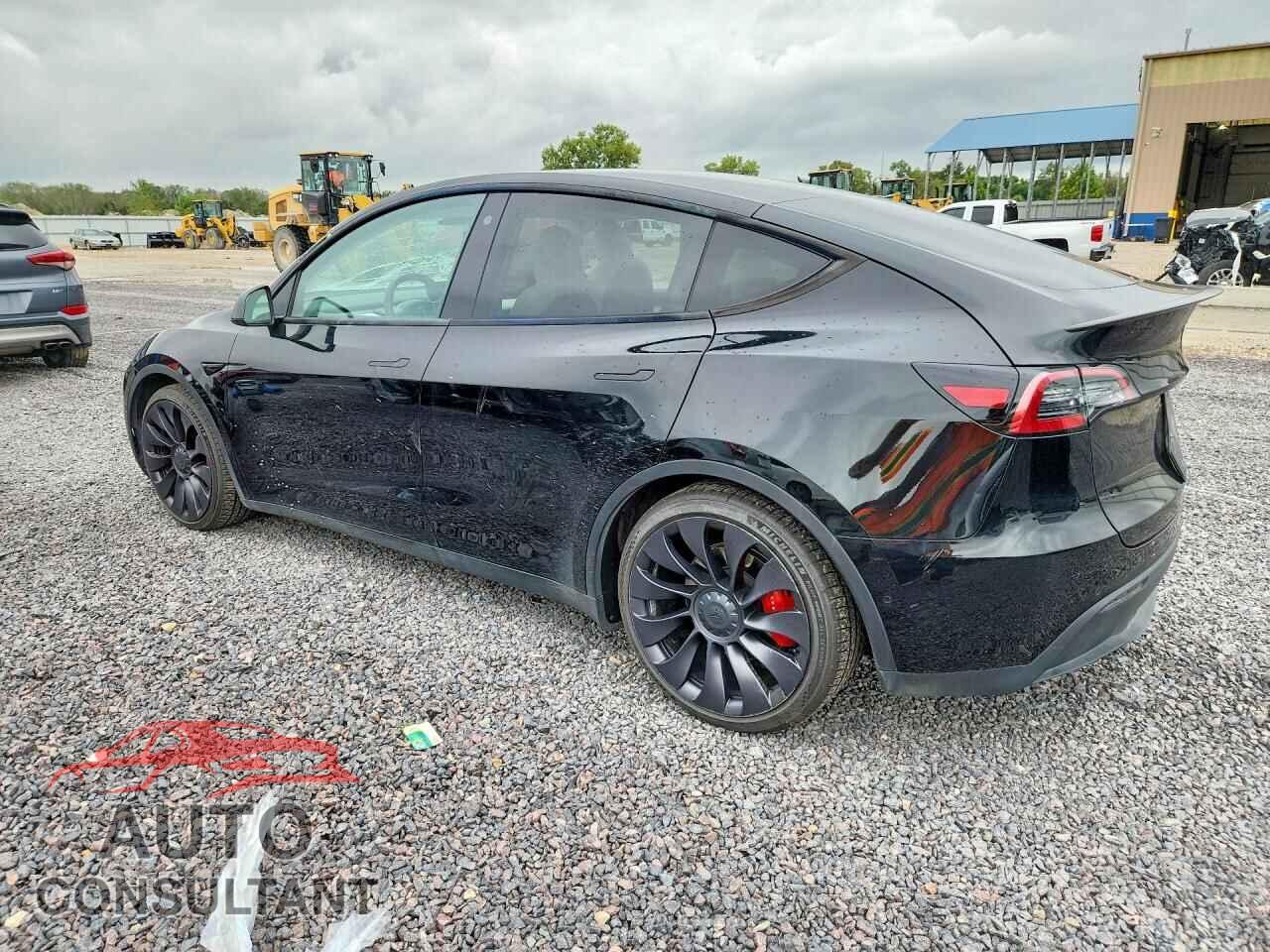 TESLA MODEL Y 2021 - 5YJYGDEF2MF247773