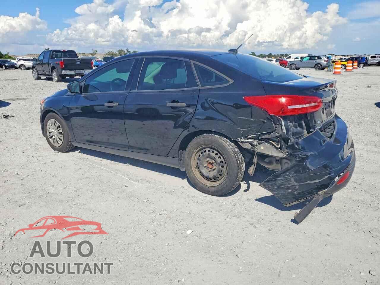 FORD FOCUS 2018 - 1FADP3E2XJL243152