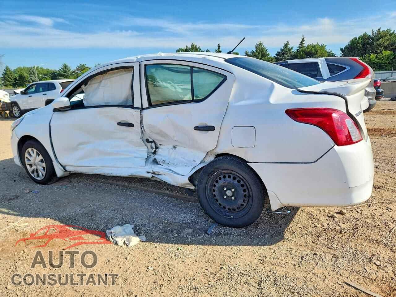 NISSAN VERSA 2019 - 3N1CN7AP3KL832959