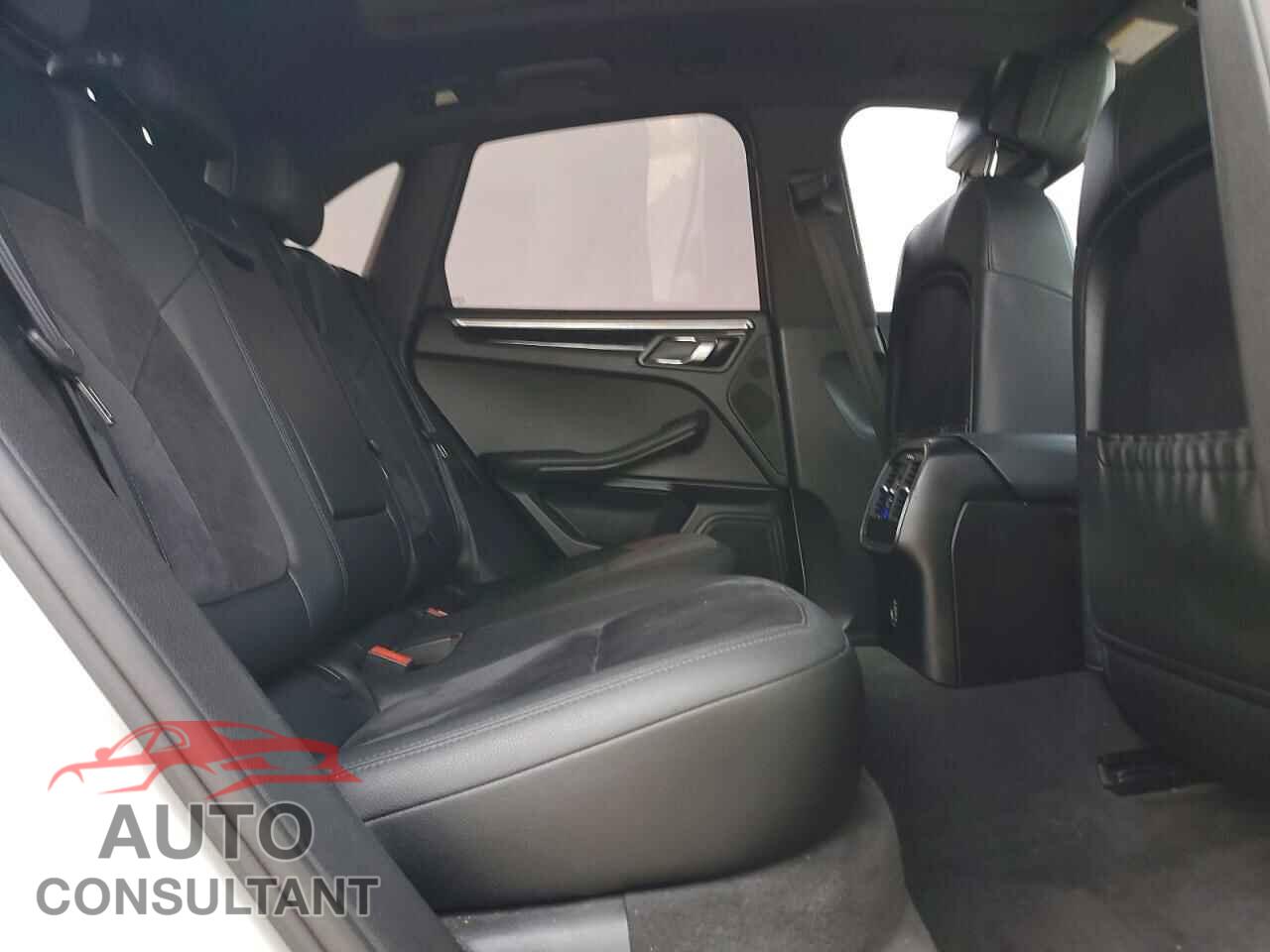 PORSCHE MACAN 2017 - WP1AA2A59HLB02350