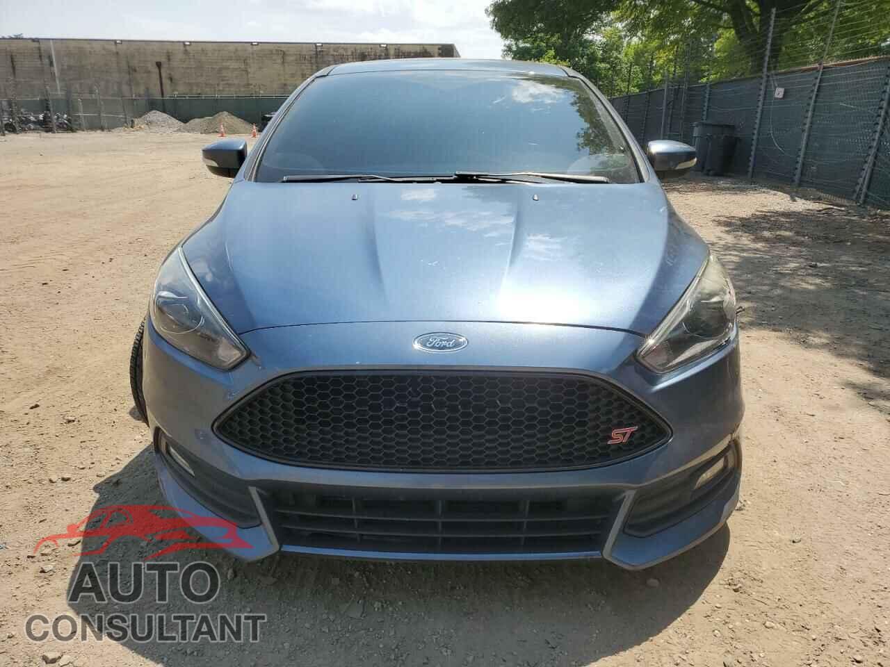 FORD FOCUS 2018 - 1FADP3L90JL285166