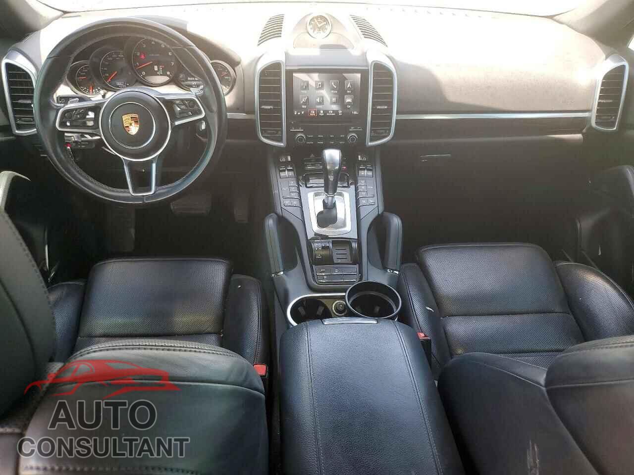 PORSCHE CAYENNE 2017 - WP1AA2A24HKA89969