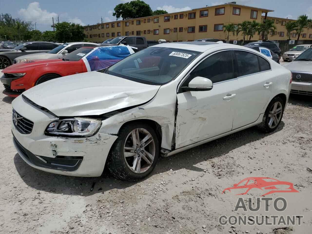 VOLVO S60 2015 - YV126MFB8F2300710