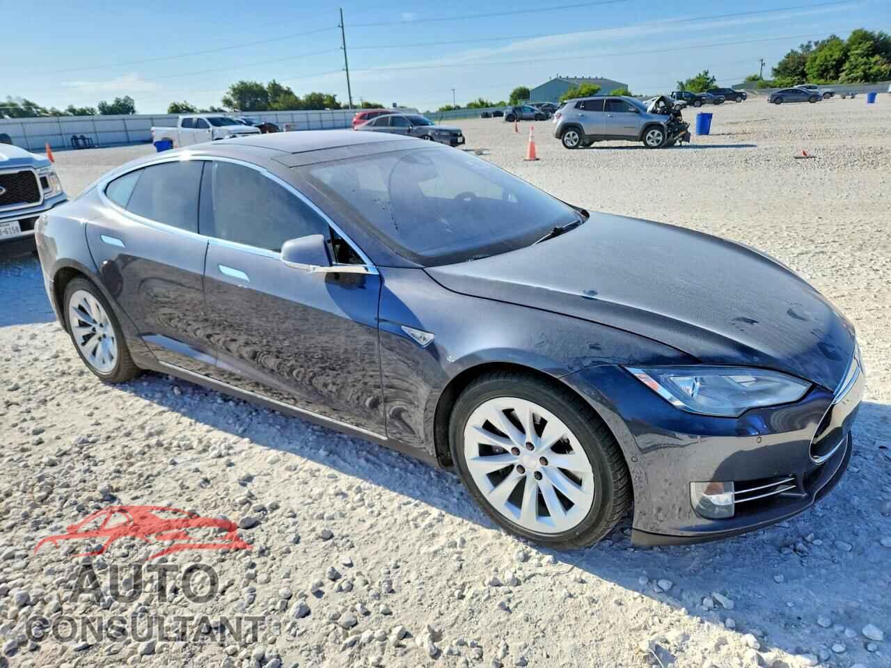 TESLA MODEL S 2015 - 5YJSA1E27FF112486