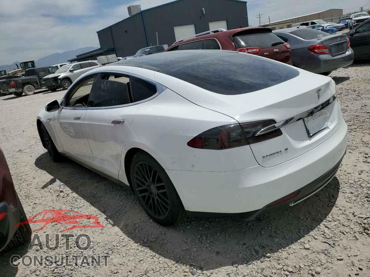 TESLA MODEL S 2013 - 5YJSA1CN6DFP17206