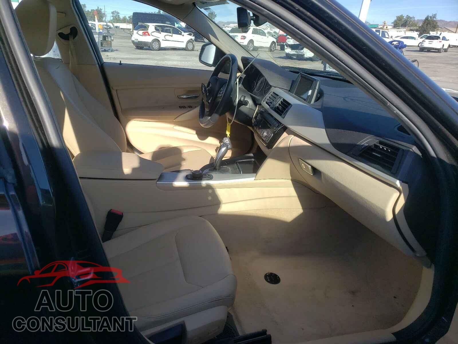 BMW 3 SERIES 2016 - WBA8E1G50GNU11551