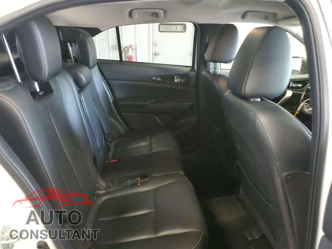MITSUBISHI ECLIPSE 2019 - JA4AT5AA0KZ000282