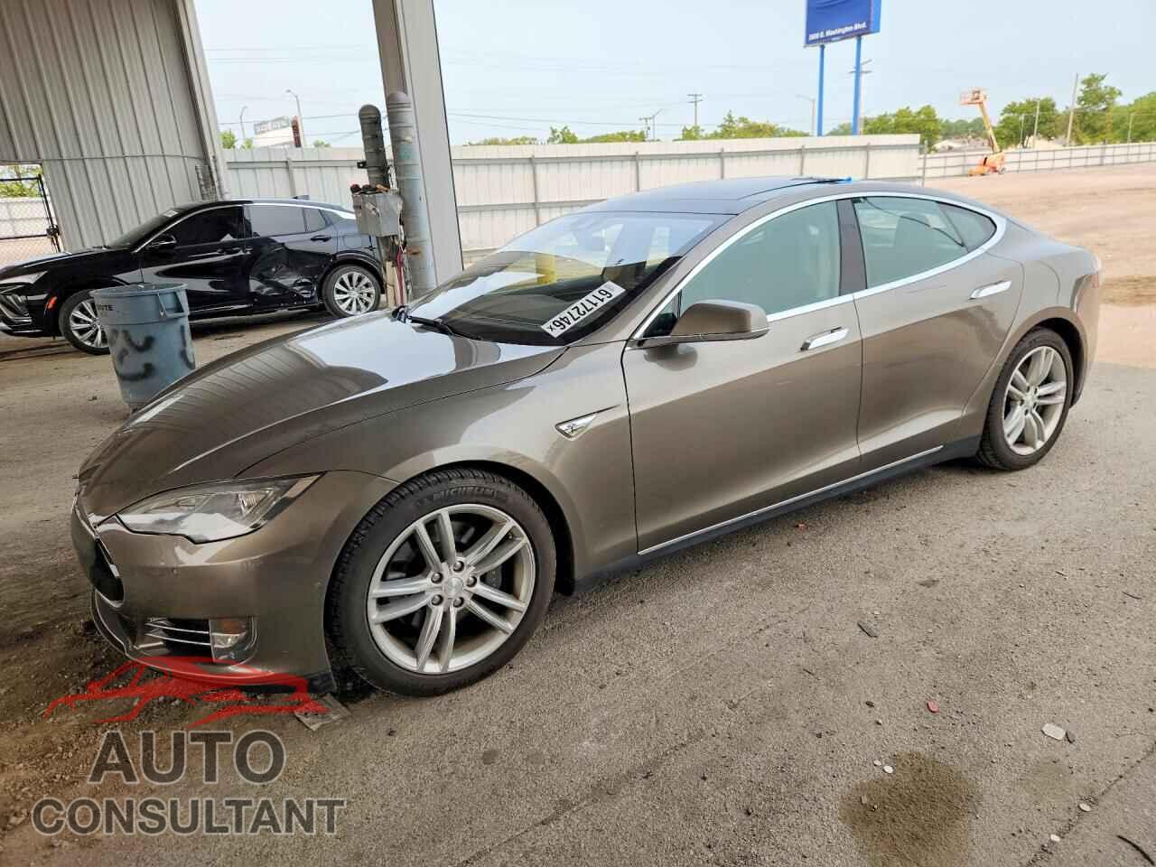 TESLA MODEL S 2015 - 5YJSA1S29FF096022