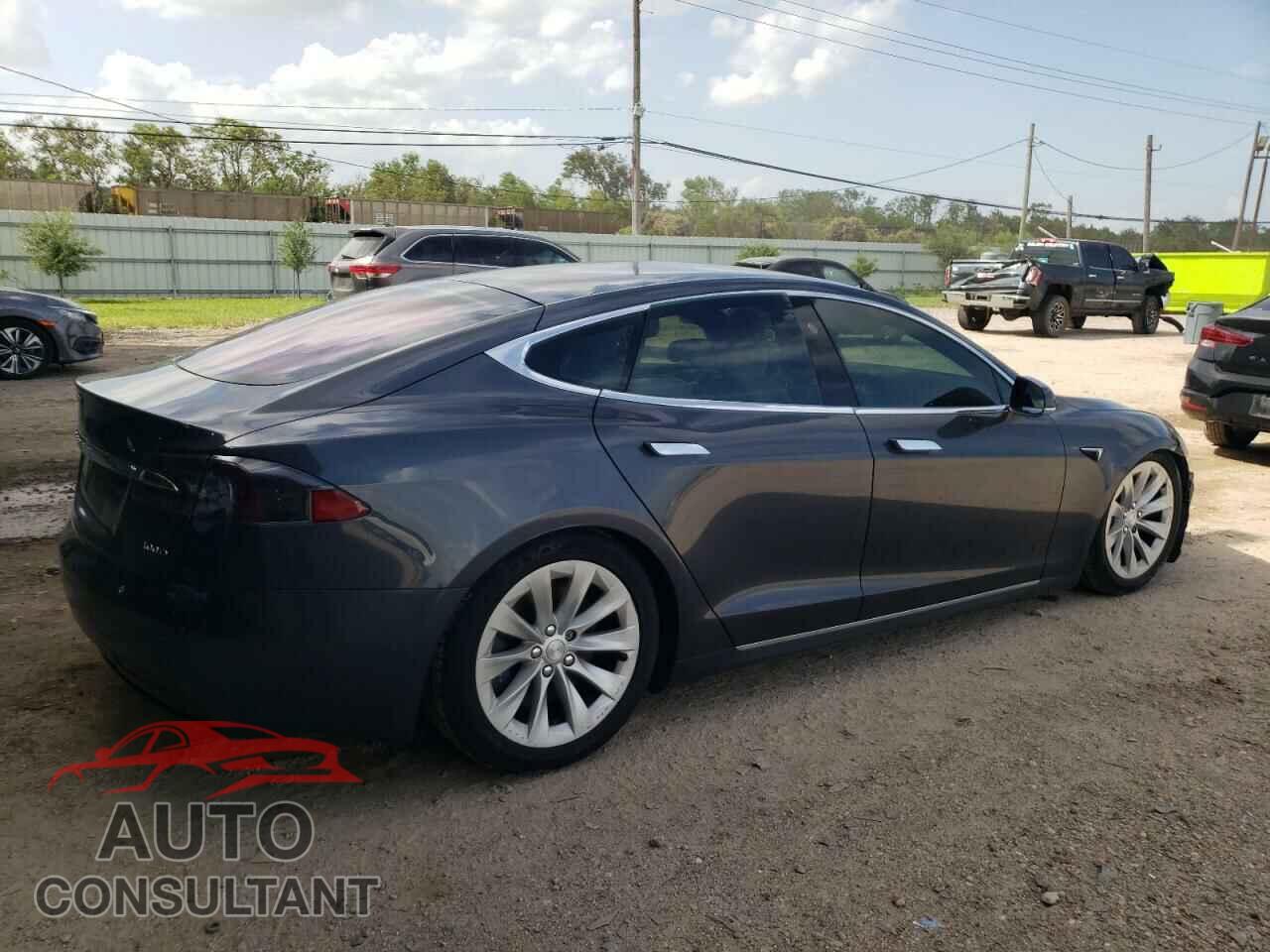 TESLA MODEL S 2017 - 5YJSA1E25HF209897