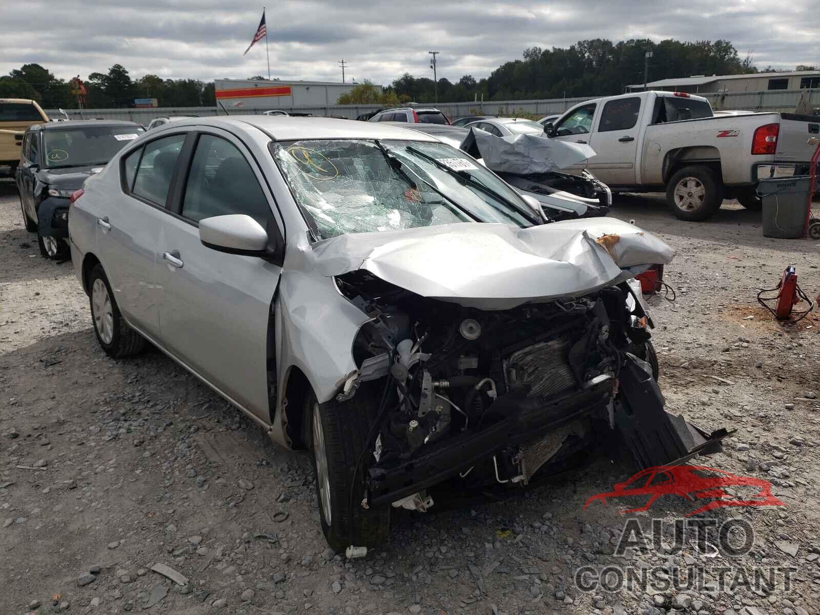 NISSAN VERSA 2018 - 3N1CN7APXJK435589