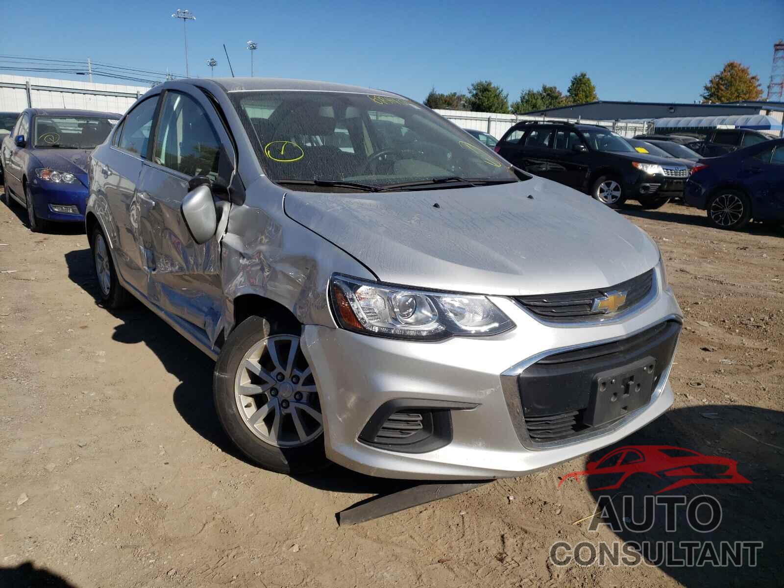 CHEVROLET SONIC 2018 - 1G1JD5SH4J4120475