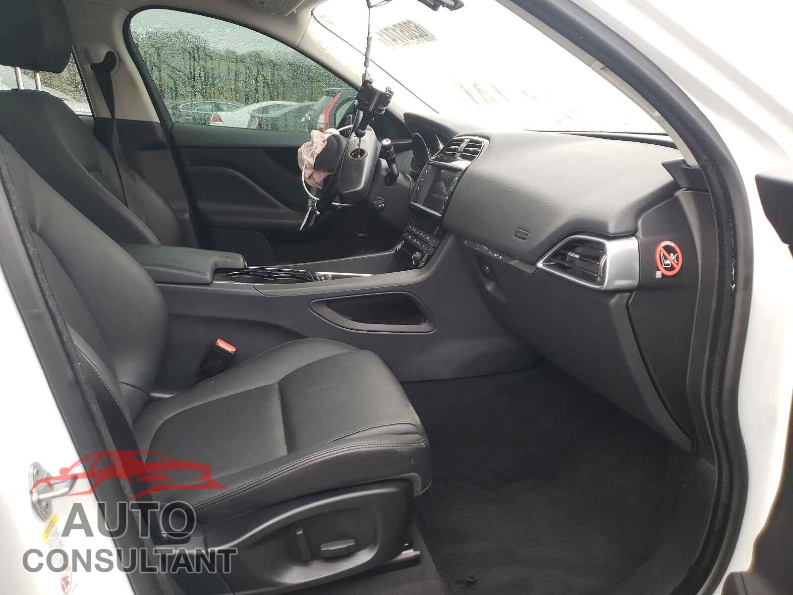 JAGUAR F-PACE 2017 - SADCJ2BV1HA488917