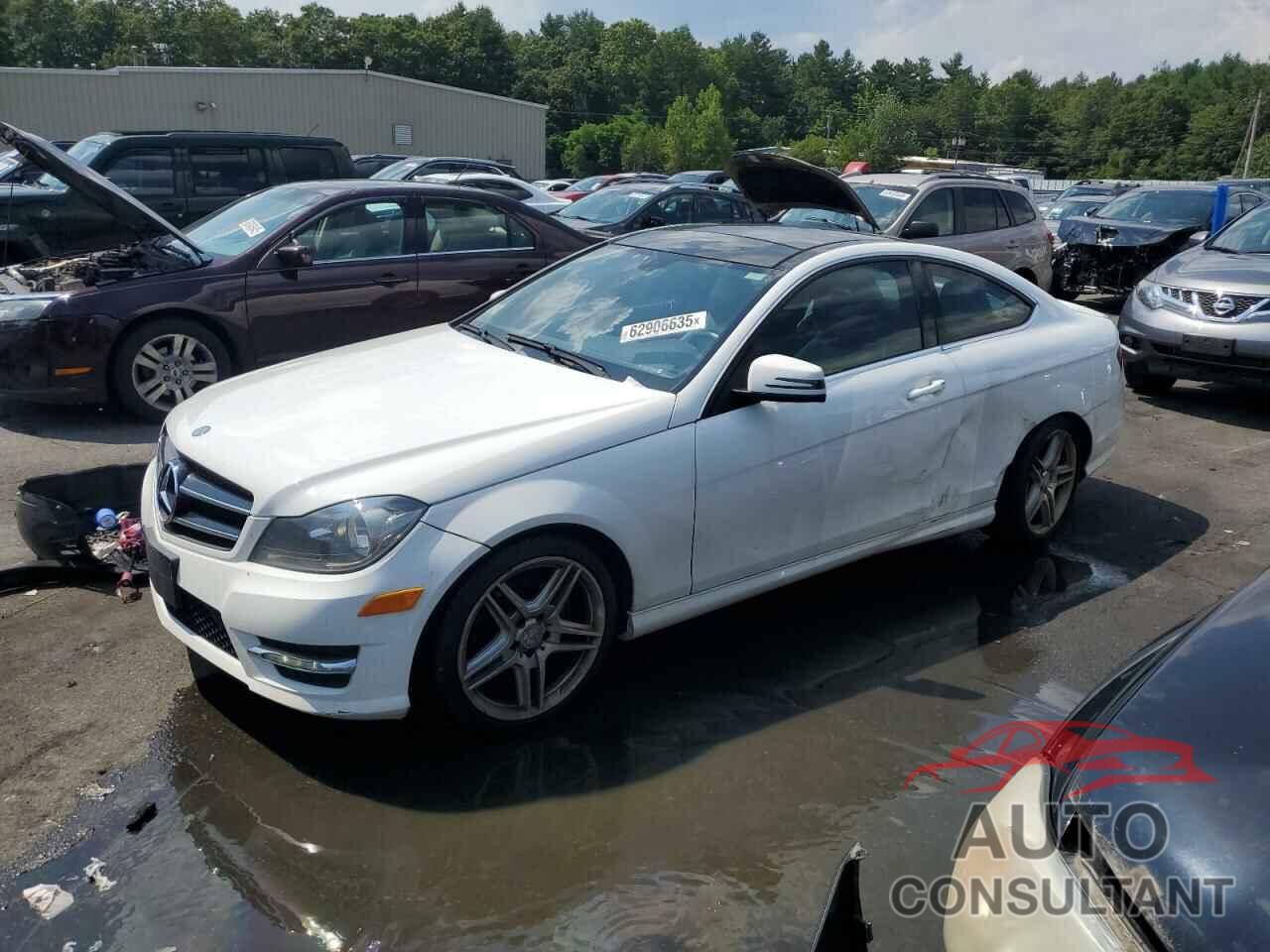 MERCEDES-BENZ C-CLASS 2015 - WDDGJ4HB3FG368641