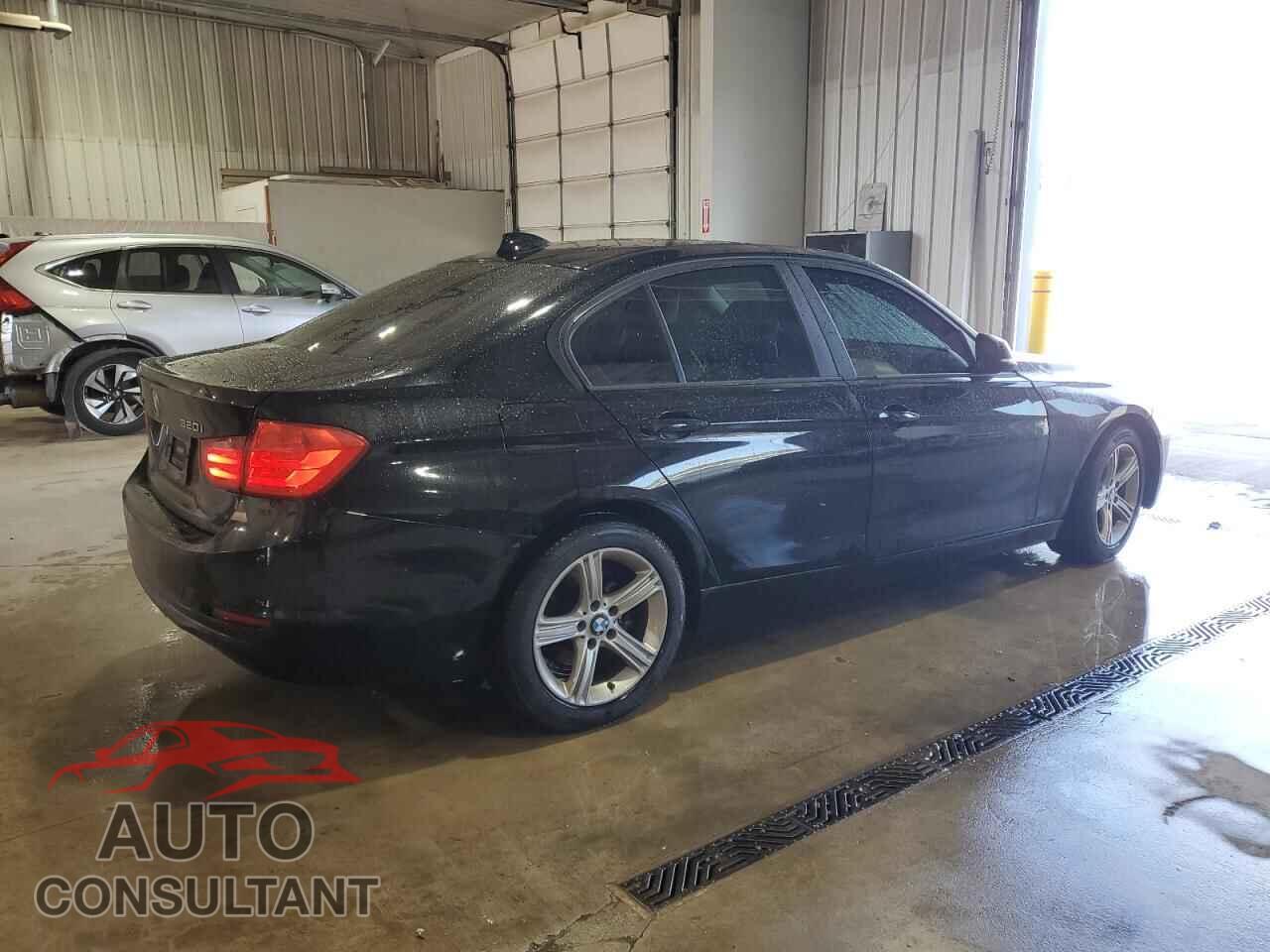 BMW 3 SERIES 2013 - WBA3C3C55DF979169