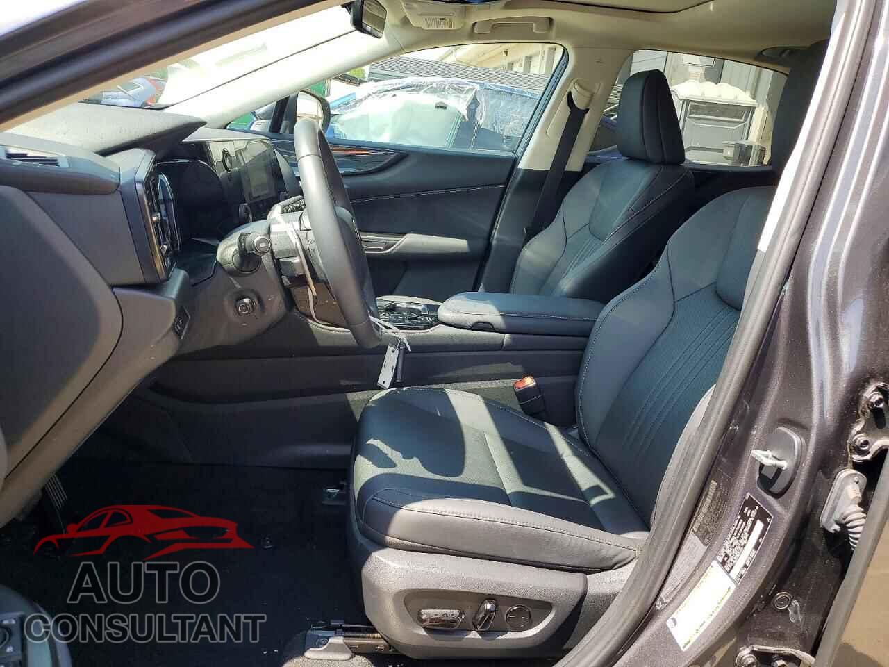 LEXUS UNKNOWN 2024 - 2T2GDCAZ6RC013481