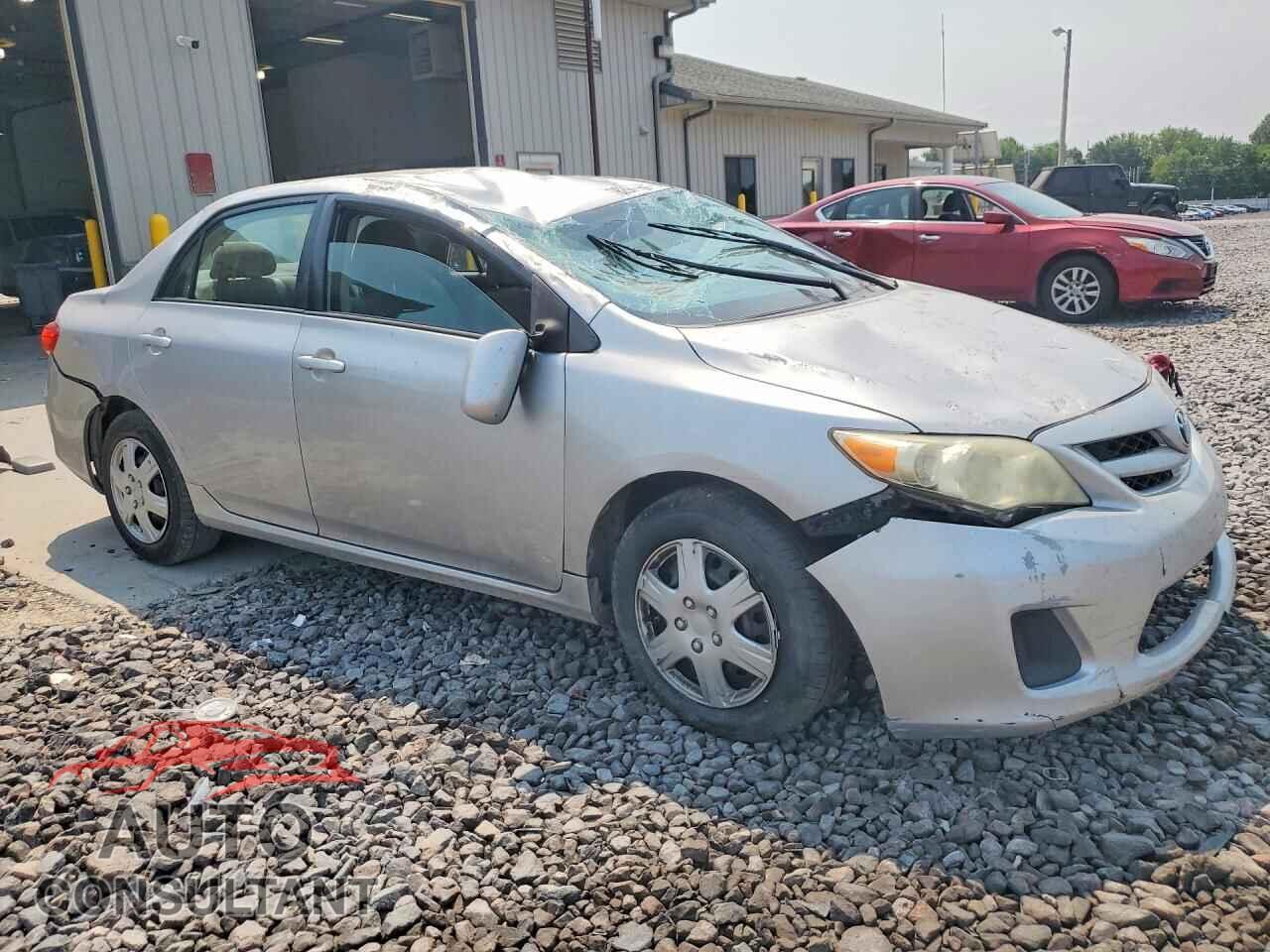 TOYOTA COROLLA 2011 - 2T1BU4EE8BC717229