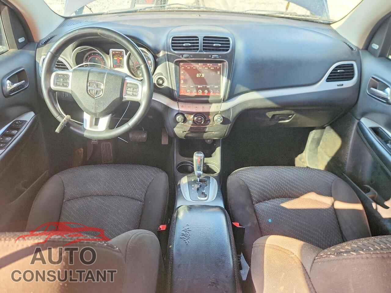 DODGE JOURNEY 2015 - 3C4PDCBB2FT686525