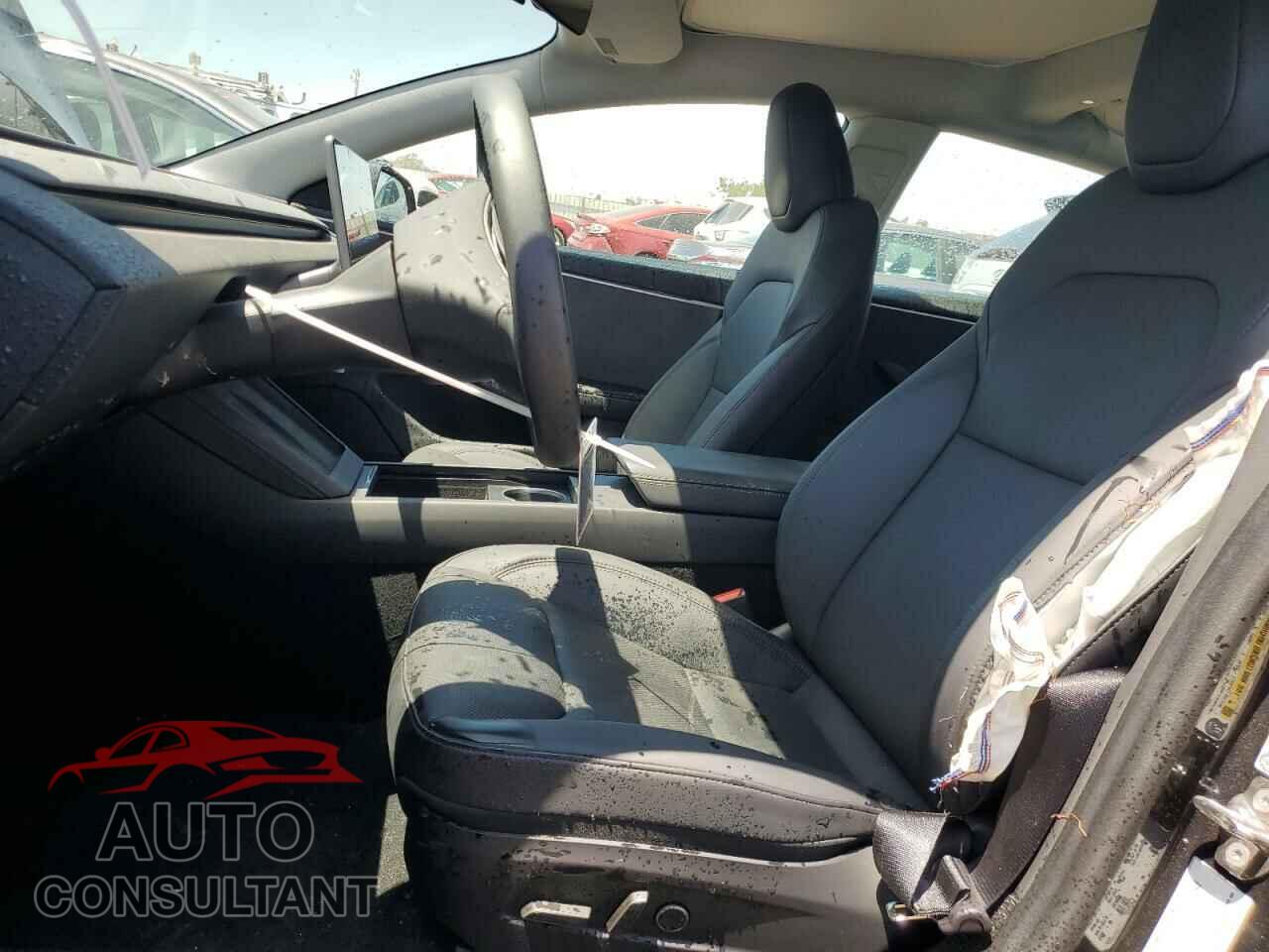 TESLA MODEL 3 2024 - 5YJ3E1EA9RF742143