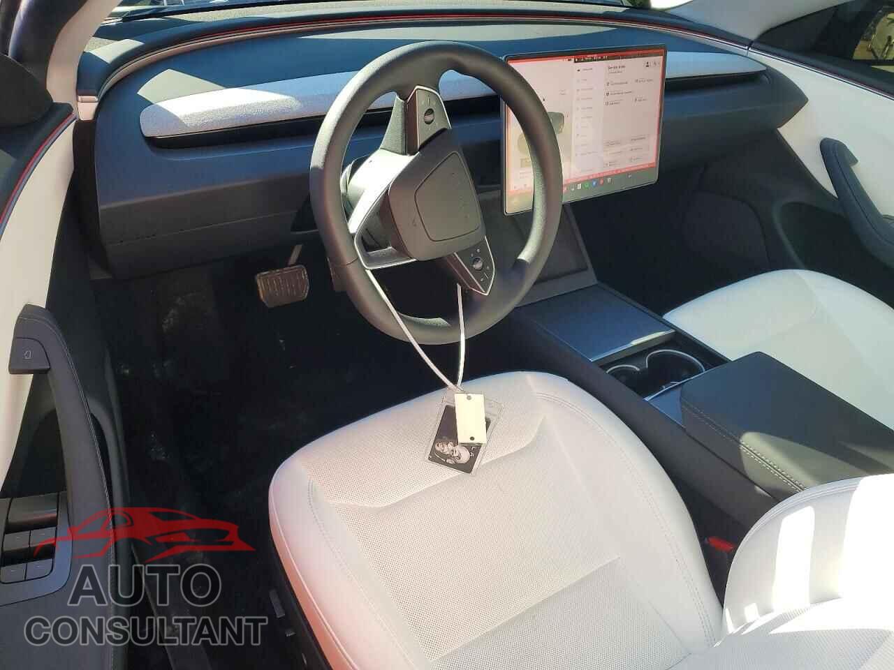TESLA MODEL 3 2025 - 5YJ3E1EA0SF043196