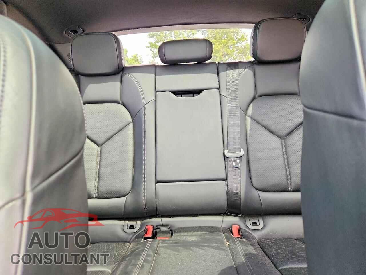 PORSCHE MACAN 2017 - WP1AA2A58HLB81848