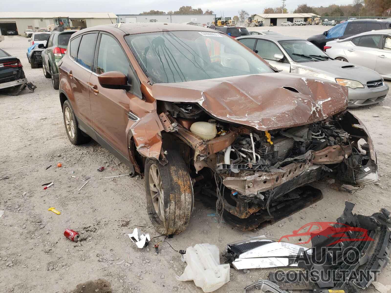 FORD ESCAPE 2017 - 1FMCU9GD8HUC48432