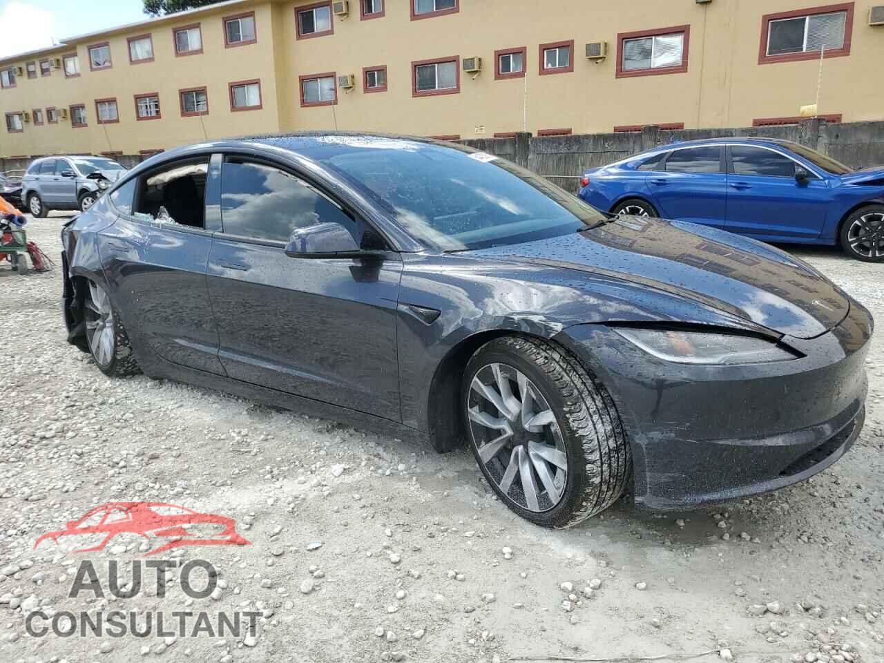 TESLA MODEL 3 2024 - 5YJ3E1EA3RF726830