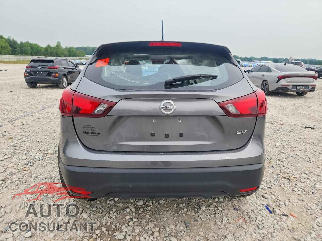 NISSAN ROGUE 2018 - JN1BJ1CP5JW156458