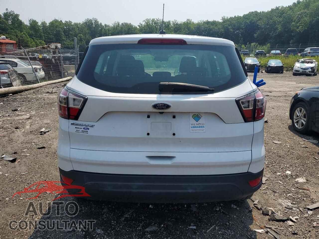 FORD ESCAPE 2017 - 1FMCU0F74HUB22799