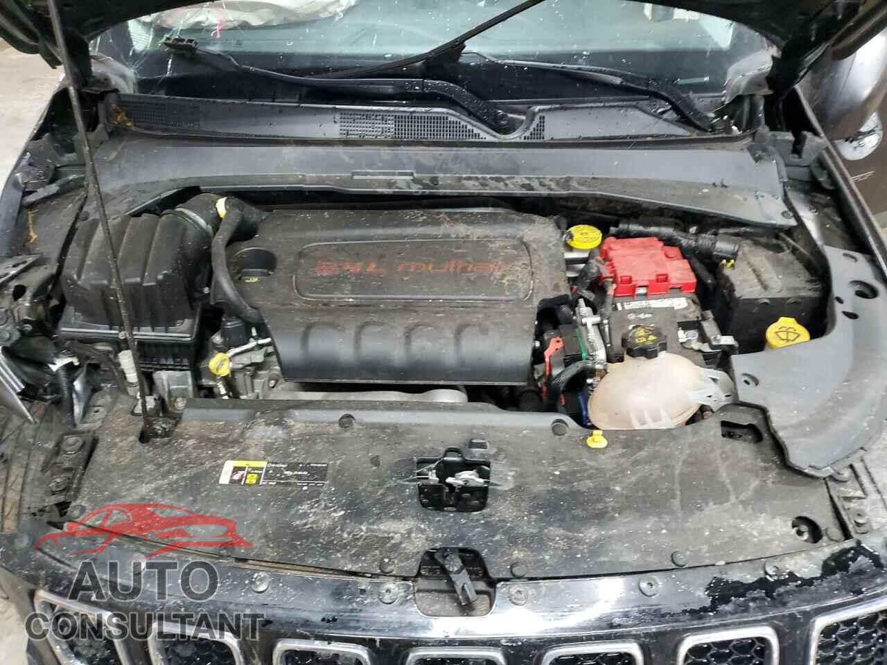 JEEP COMPASS 2020 - 3C4NJDBB7LT241053