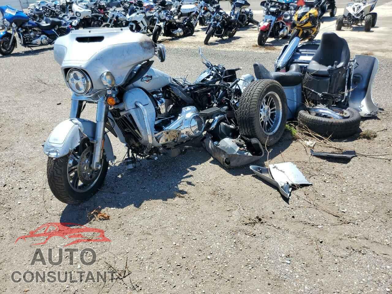 HARLEY-DAVIDSON FL 2023 - 1HD1MAF11PB855110