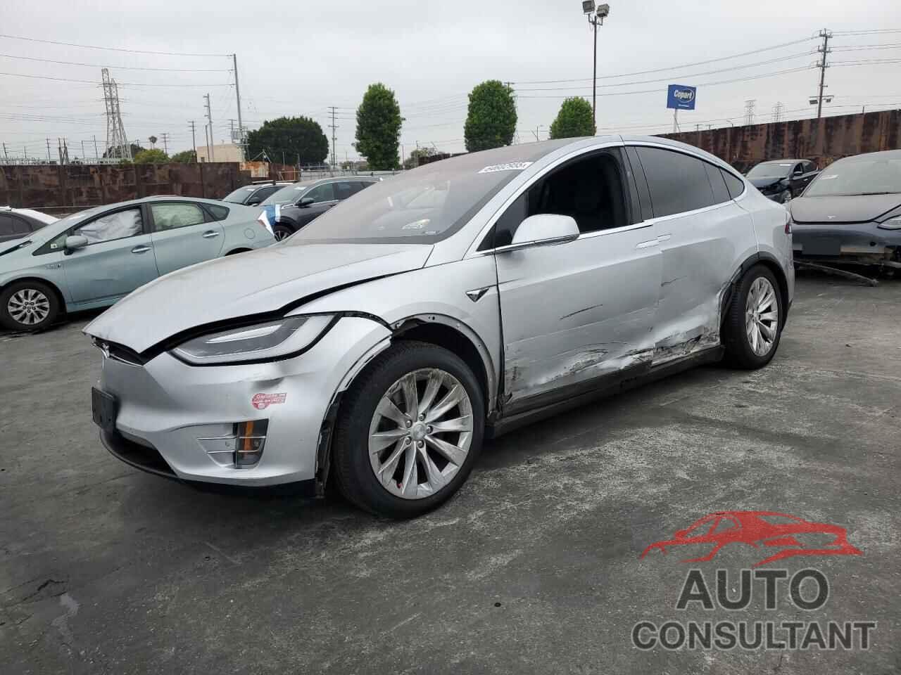 TESLA MODEL X 2017 - 5YJXCAE20HF061156