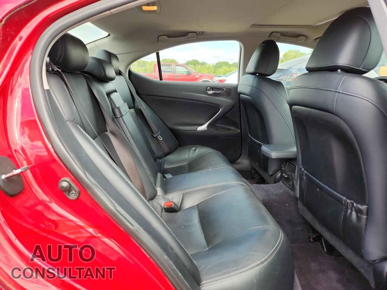LEXUS IS 2012 - JTHCF5C20C5053129