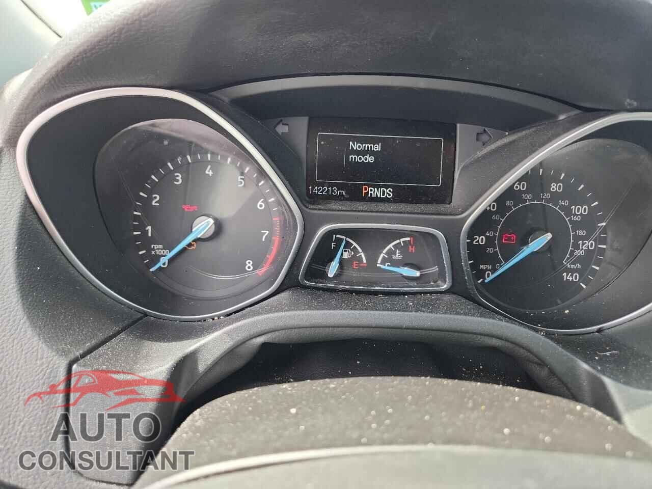 FORD FOCUS 2015 - 1FADP3F22FL338245