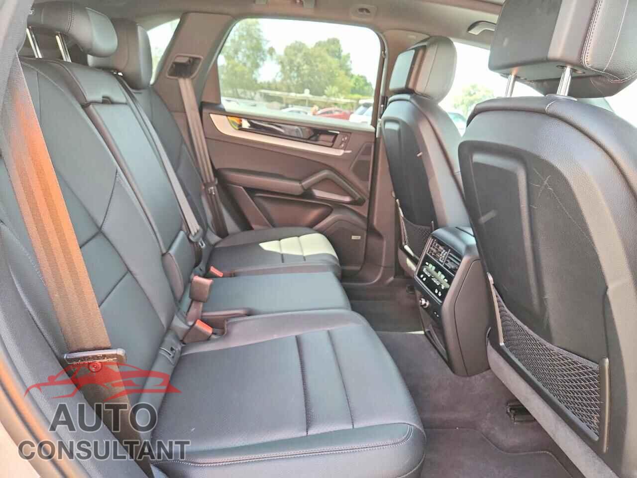 PORSCHE CAYENNE 2024 - WP1AA2AY7RDA09655