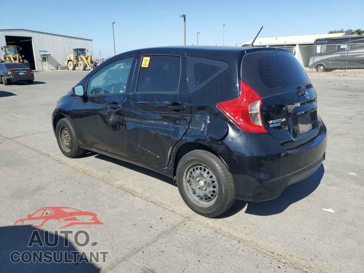NISSAN VERSA 2018 - 3N1CE2CP1JL352854