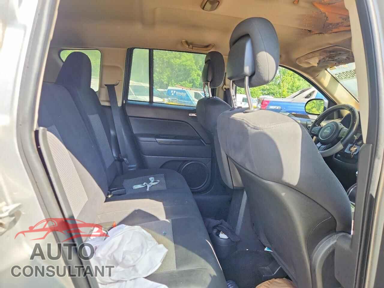 JEEP COMPASS 2011 - 1J4NF1FB9BD251933