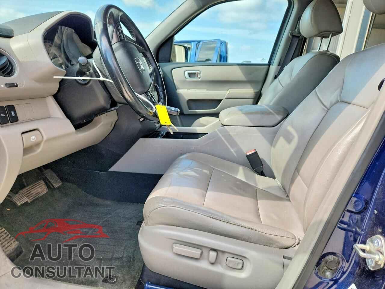HONDA PILOT 2015 - 5FNYF4H96FB015205