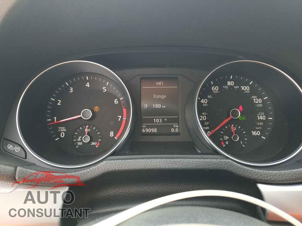 VOLKSWAGEN PASSAT 2017 - 1VWAT7A31HC077724