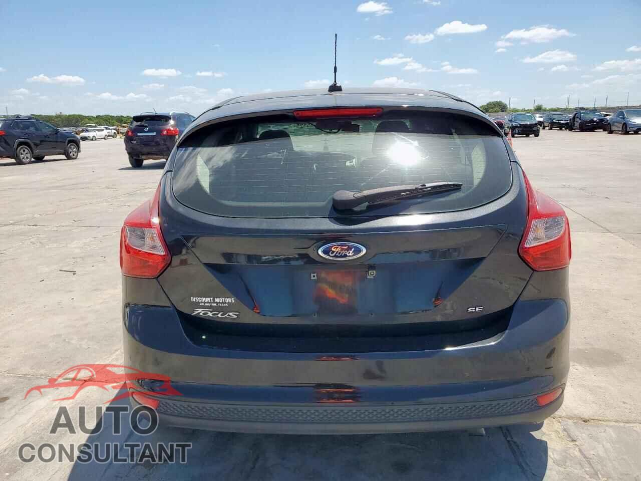 FORD FOCUS 2014 - 1FADP3K2XEL334142