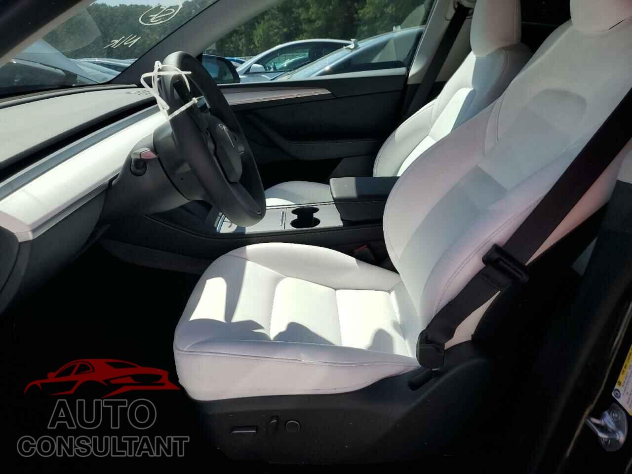 TESLA MODEL Y 2024 - 7SAYGDED0RF015097