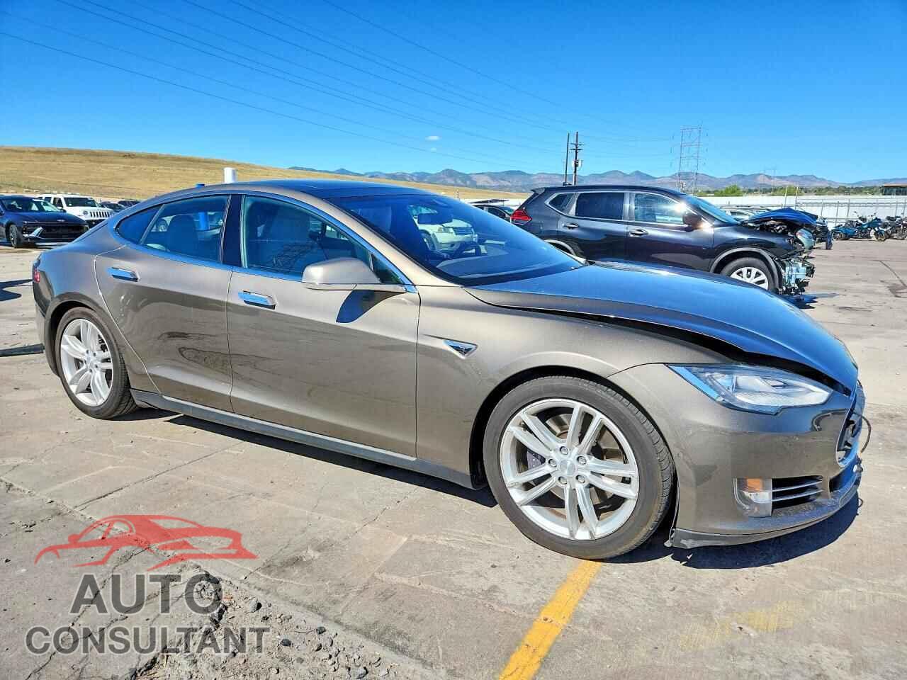 TESLA MODEL S 2015 - 5YJSA1E24FF110503